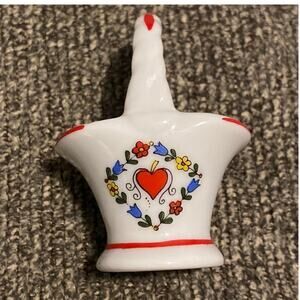 Reutter Porcelain Dollhouse Miniature Germany White Basket W/Handle Heart Floral